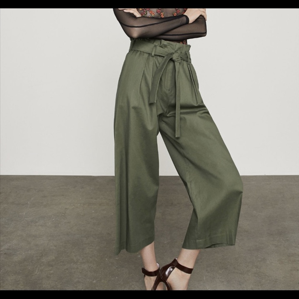 Bcbg paperbag waist culottes. Sz. S
